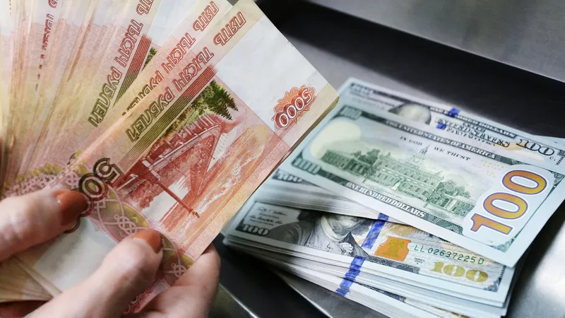 Что с долларом, рублем и евро? Актуальный курс валют в Бишкеке на 13 апреля