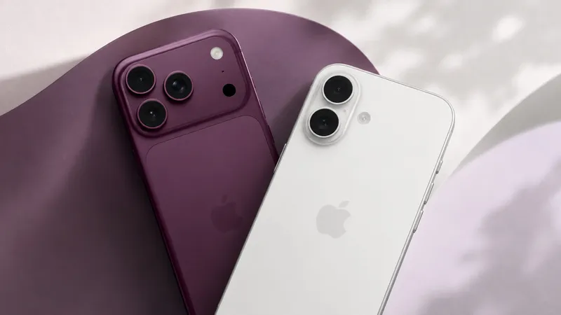 iPhone 18 Pro поцарапали, подожгли и согнули. Что он может выдержать?