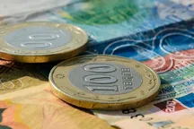 Тенге бьет годовой рекорд, рубль заметно дешевеет: курсы валют на 25 сентября