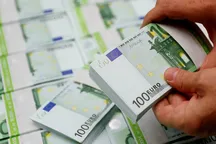 Рекорд тенге и антирекорд евро: курсы валют на 30 сентября