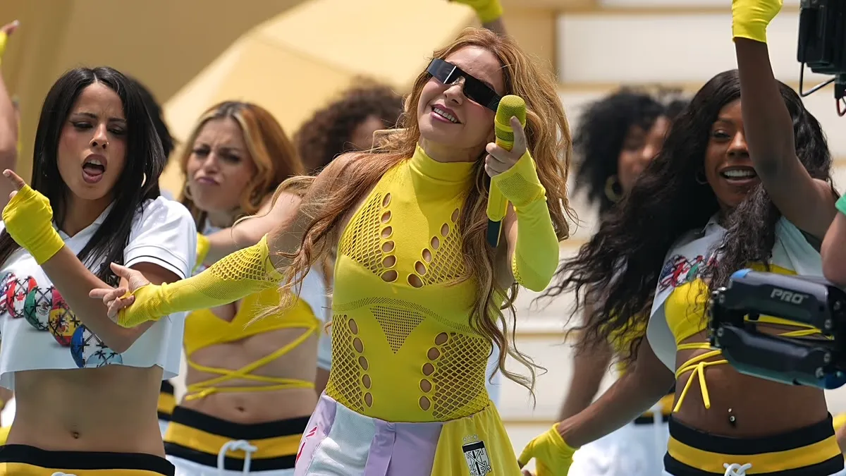 Какой смартфон можно купить по цене билета на Шакиру