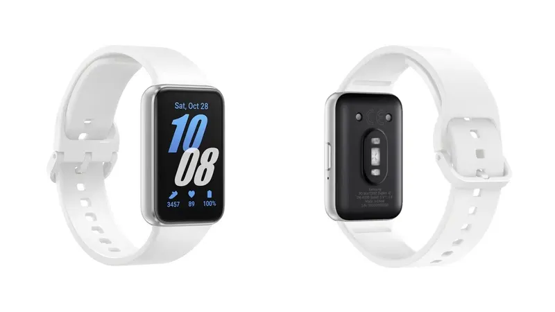 Samsung Galaxy Fit 4 показали в трех цветах: как выглядит новый фитнес-браслет