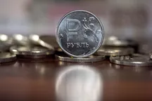 Юань обновил рекорд, рубль продолжает расти: курсы валют на 27 октября